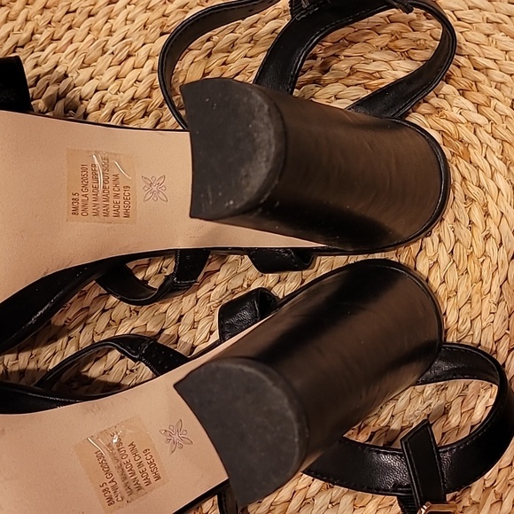 BCBG strappy heels - Picture 6 of 7